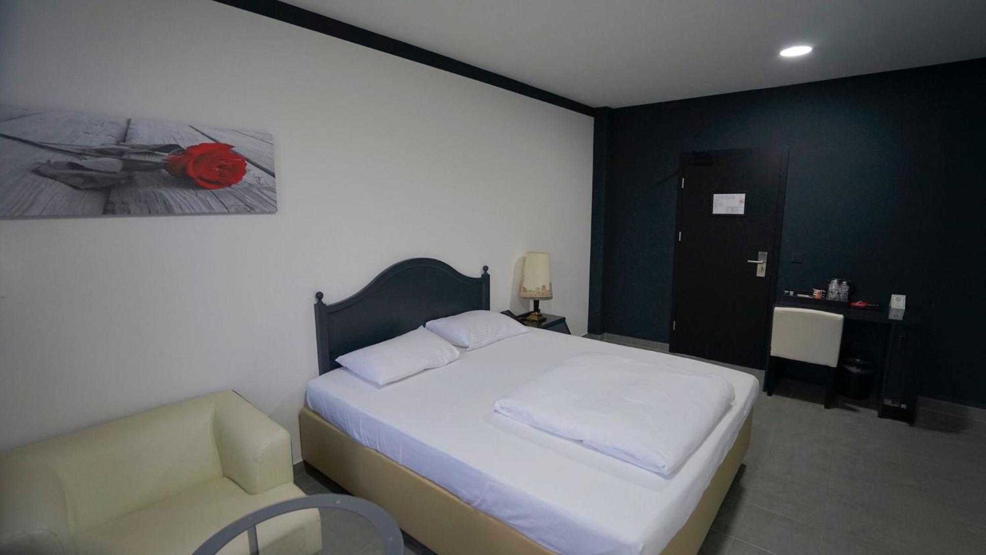 Tibet Hotel Am Airport Duesseldorf-Ратинген Экстерьер фото