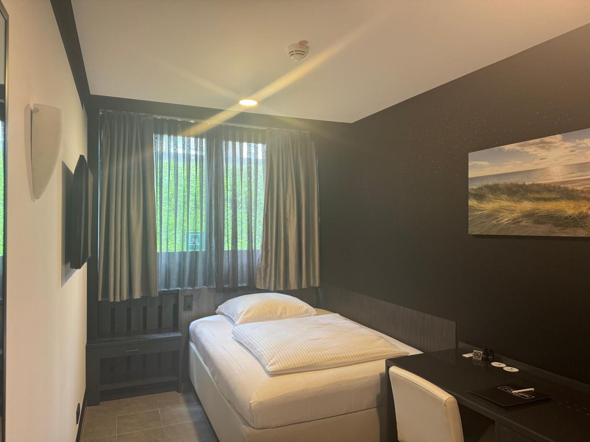 Tibet Hotel Am Airport Duesseldorf-Ратинген Экстерьер фото
